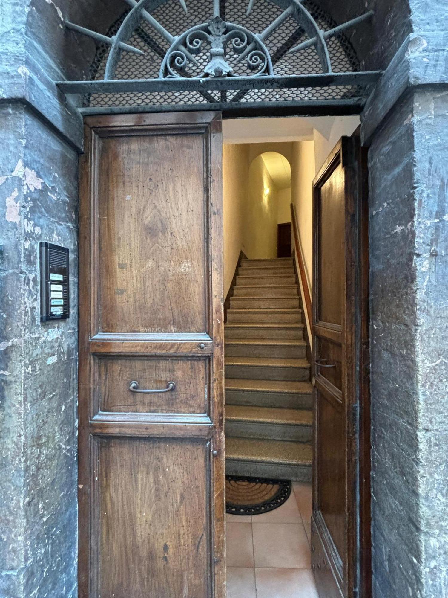 شقة La Loggia Di Portica Residenza Storica Nel Centro Di أسيسي المظهر الخارجي الصورة