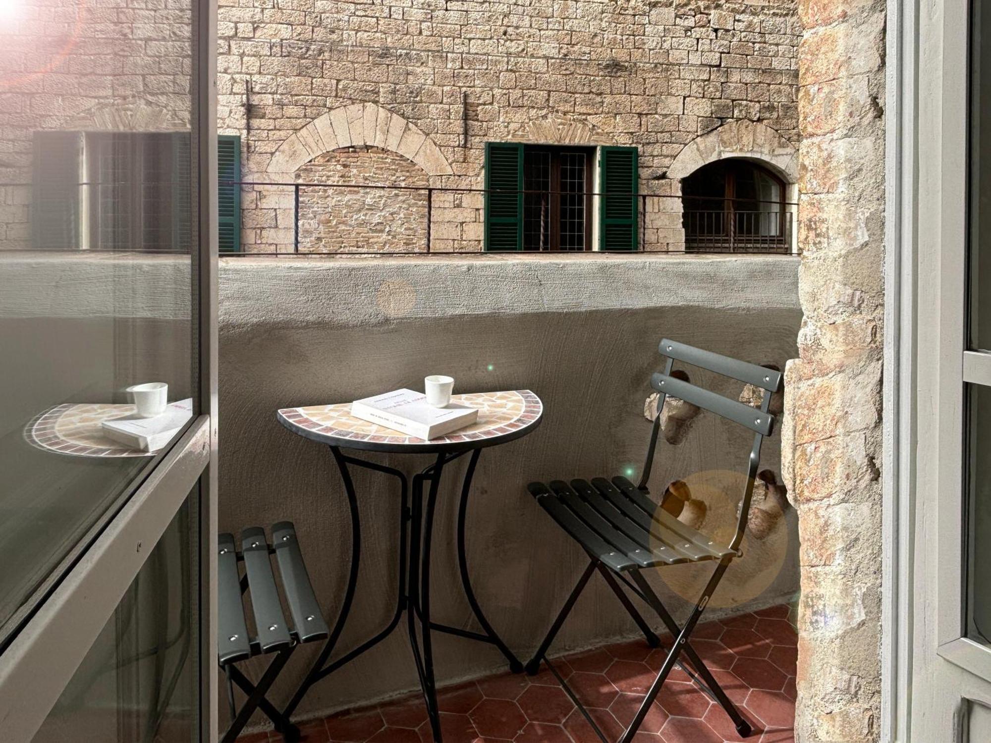 شقة La Loggia Di Portica Residenza Storica Nel Centro Di أسيسي المظهر الخارجي الصورة